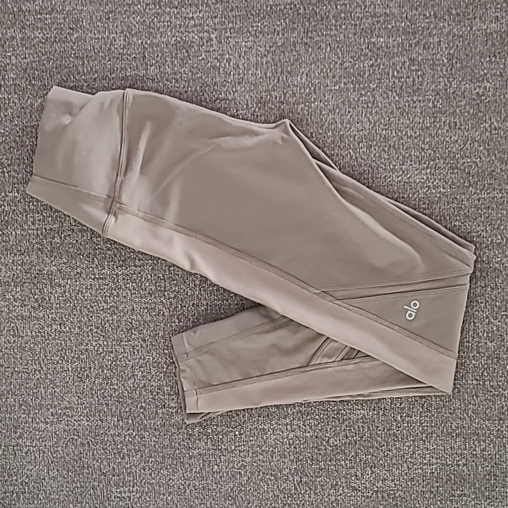 ALO Yoga XS taupe mesh leggings 25" ✨️